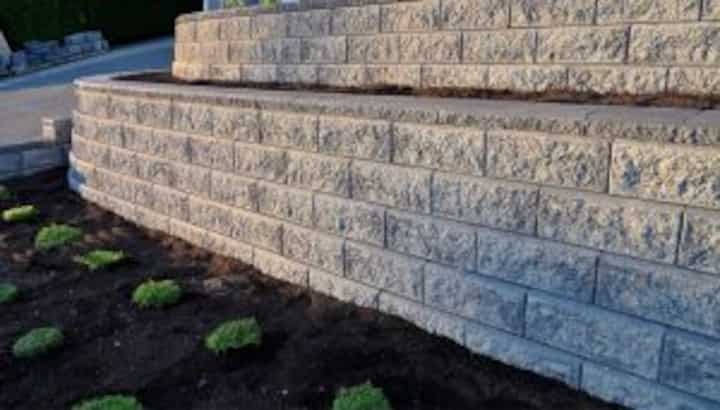 Columbia, Missouri Concrete Retaining Walls Strengthen Landscapes and Prevent Erosion